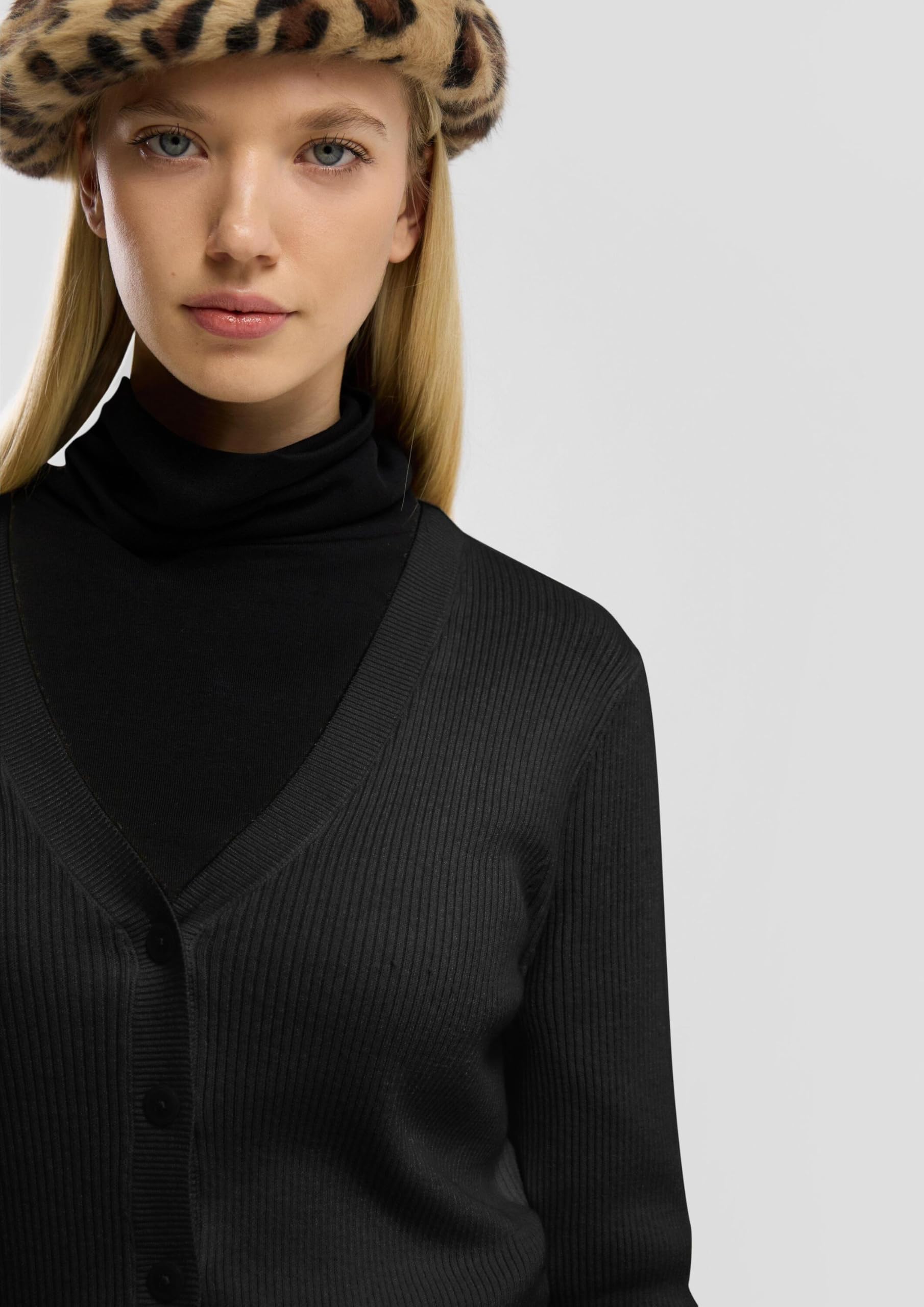 s.Oliver QS Strickjacke kurz Rippstruktur Knopfleiste