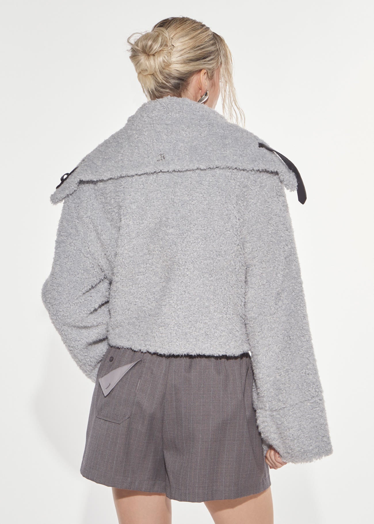 Denny Rose Teddyjacke Ice Blue cropped aus Plüsch
