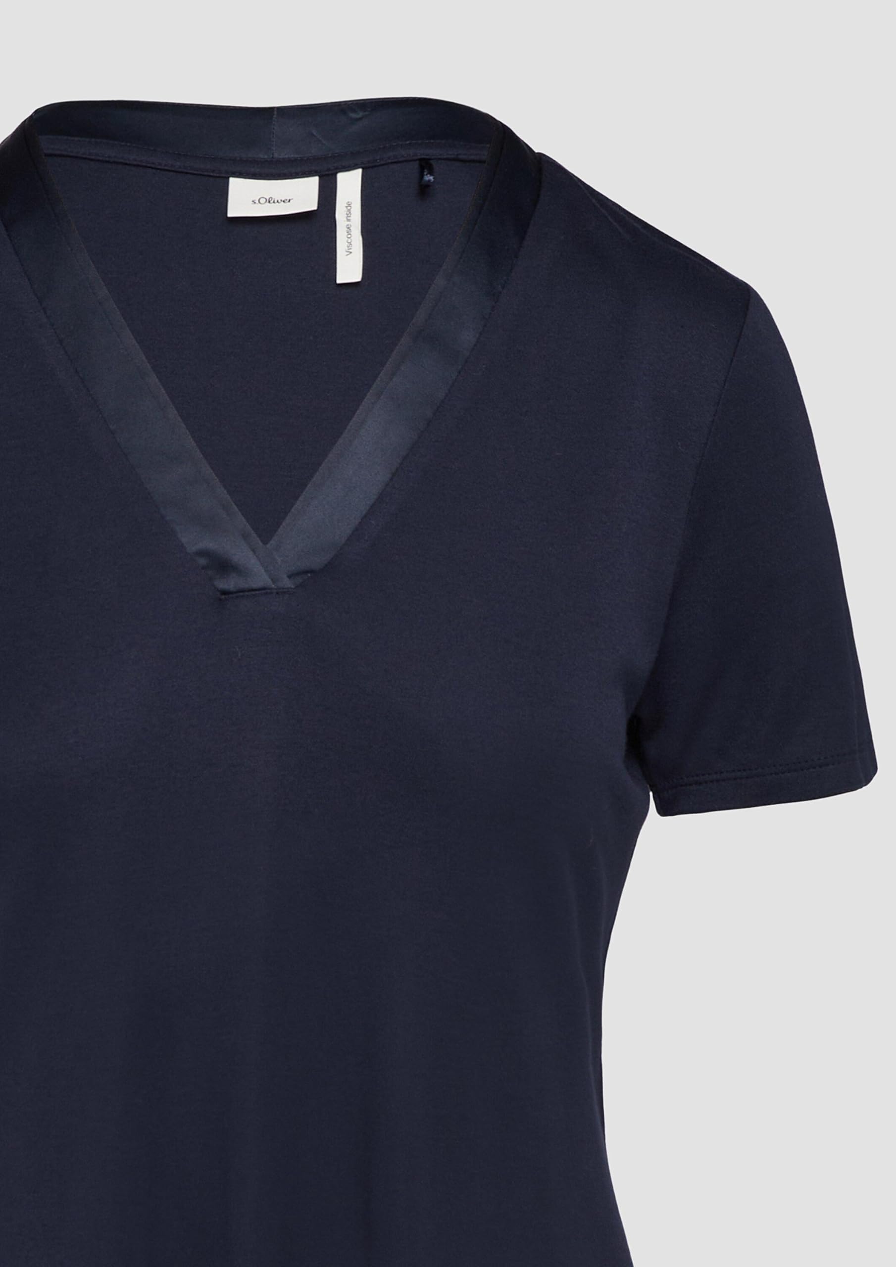 s.Oliver Black Label T-Shirt mit Satinausschnitt aus Viskose