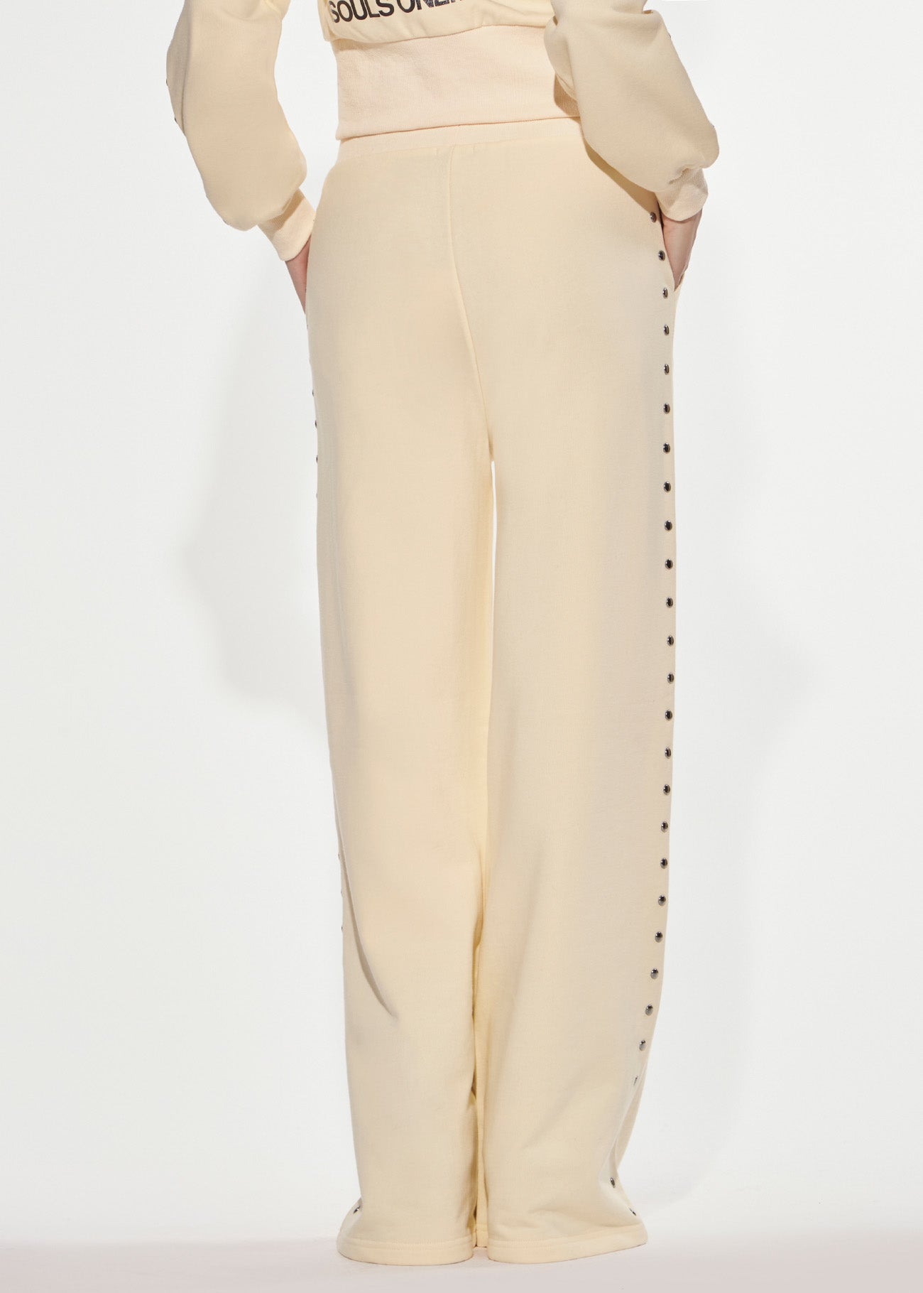 Denny Rose Sweathose Butter Yellow wide fit mit Nieten