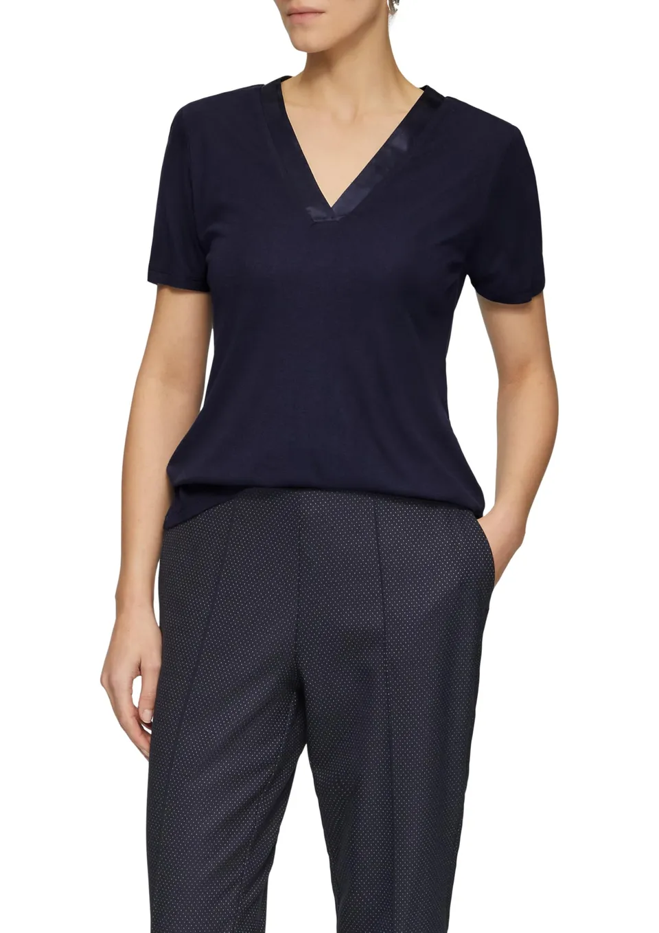 s.Oliver Black Label T-Shirt mit Satinausschnitt aus Viskose