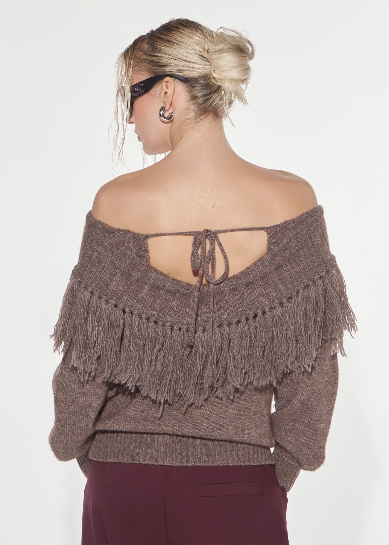 Denny Rose Pullover taupe mit Fransen Ausschnitt