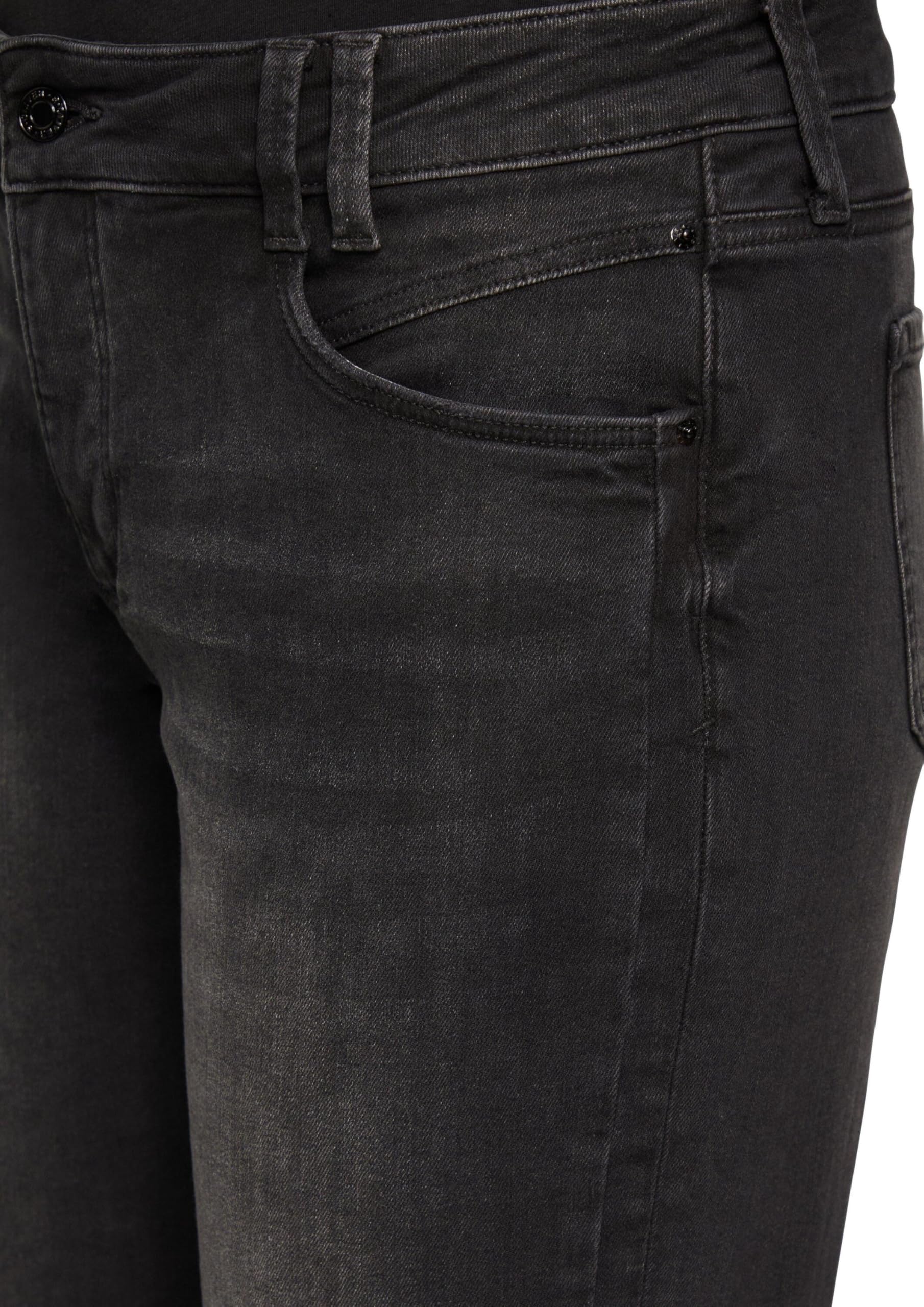 s.Oliver Red Label Curvy Fit Mid Rise Slim Tapered Leg Jeans