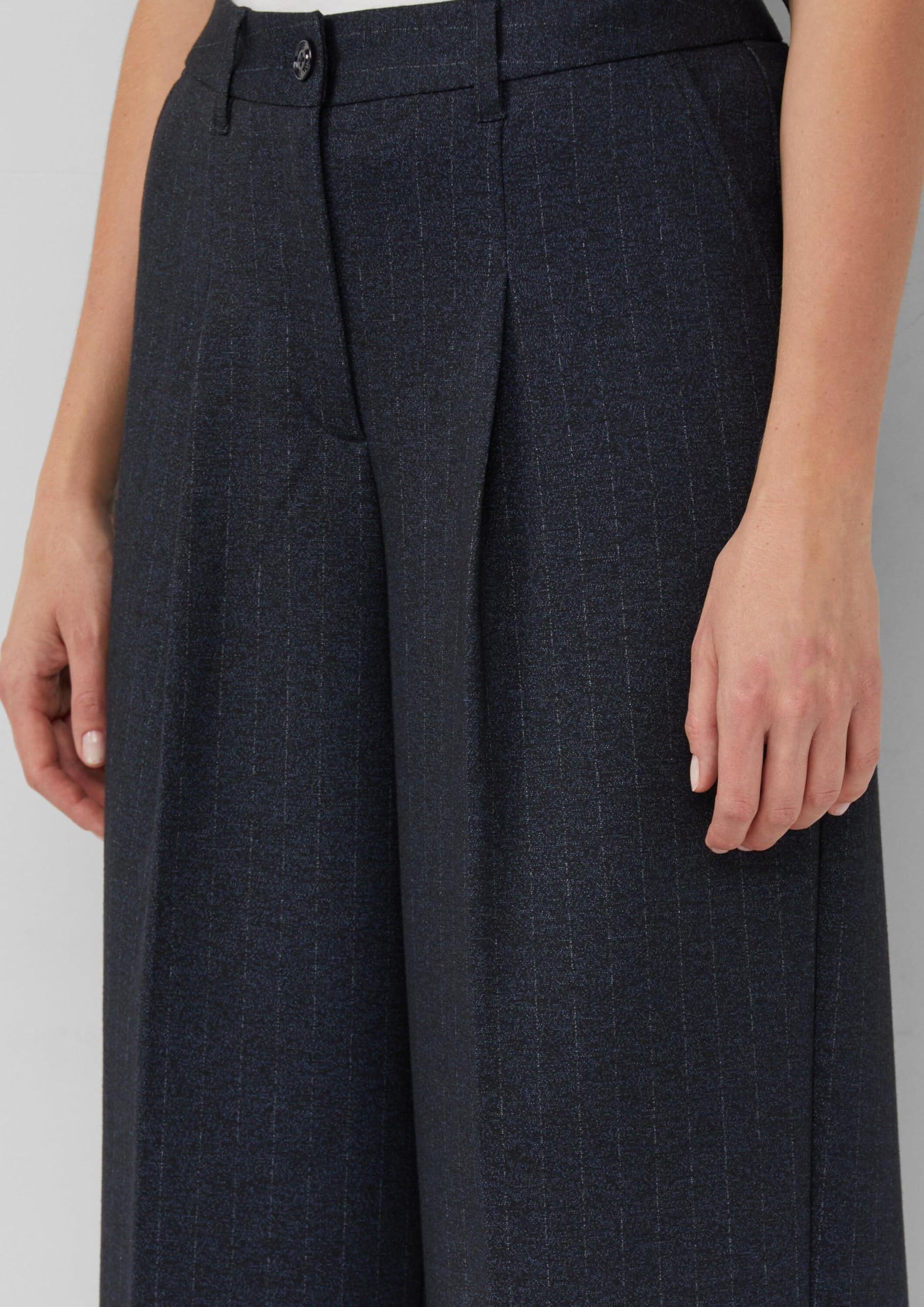 s.Oliver 2169121 Wide Leg Hose Navy 38W lang mit Bügelfalte