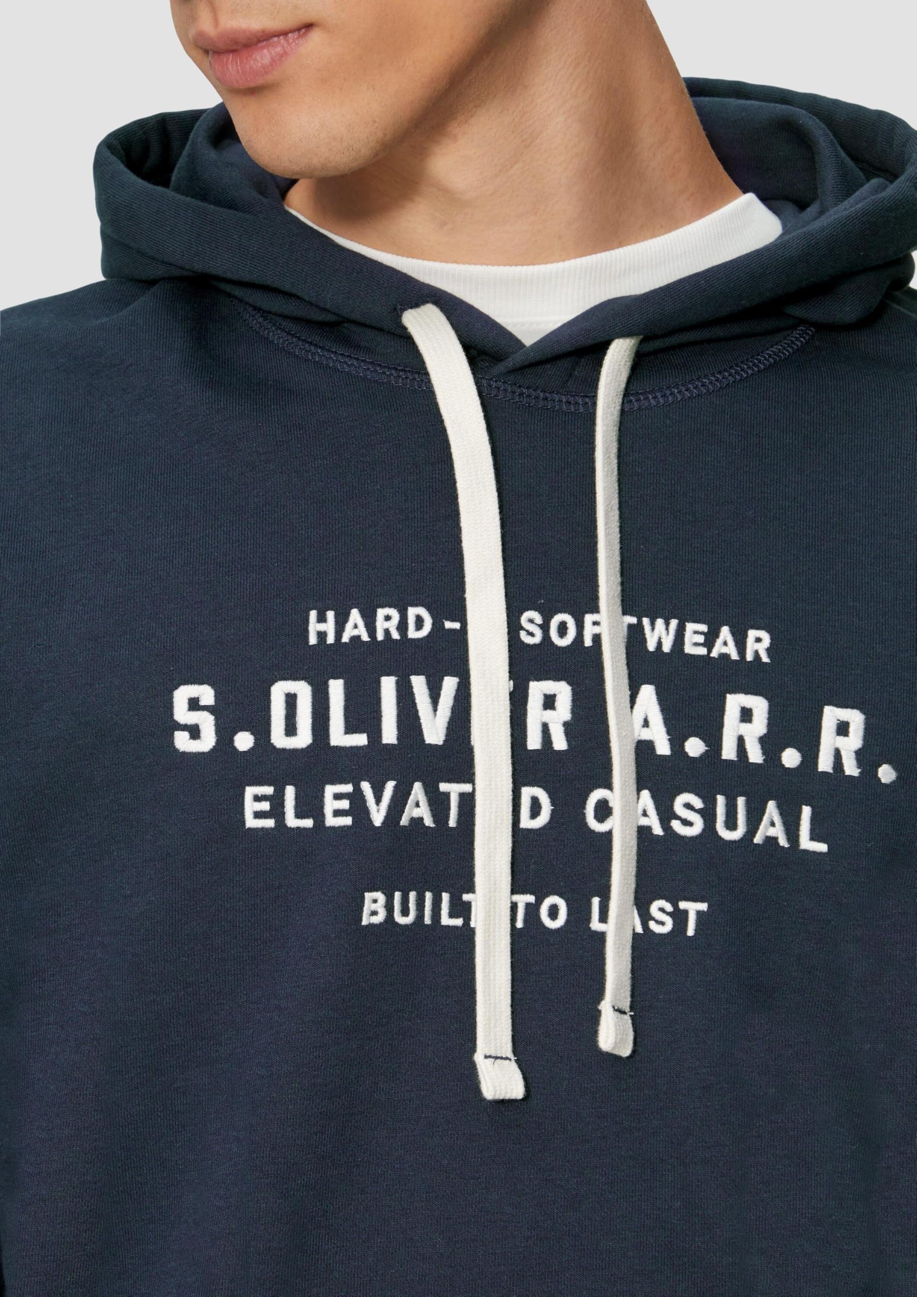 s.Oliver RED LABEL Hoodie mit Stickerei tiefblau L