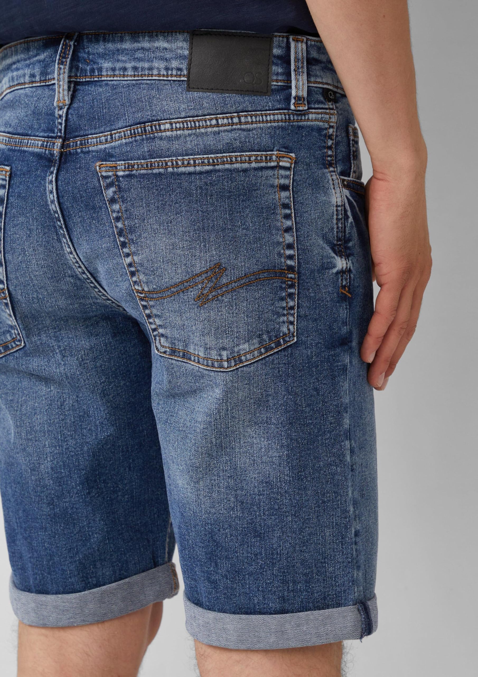 QS John Jeans-Shorts Mid Rise Gr.33 Regular Fit blau