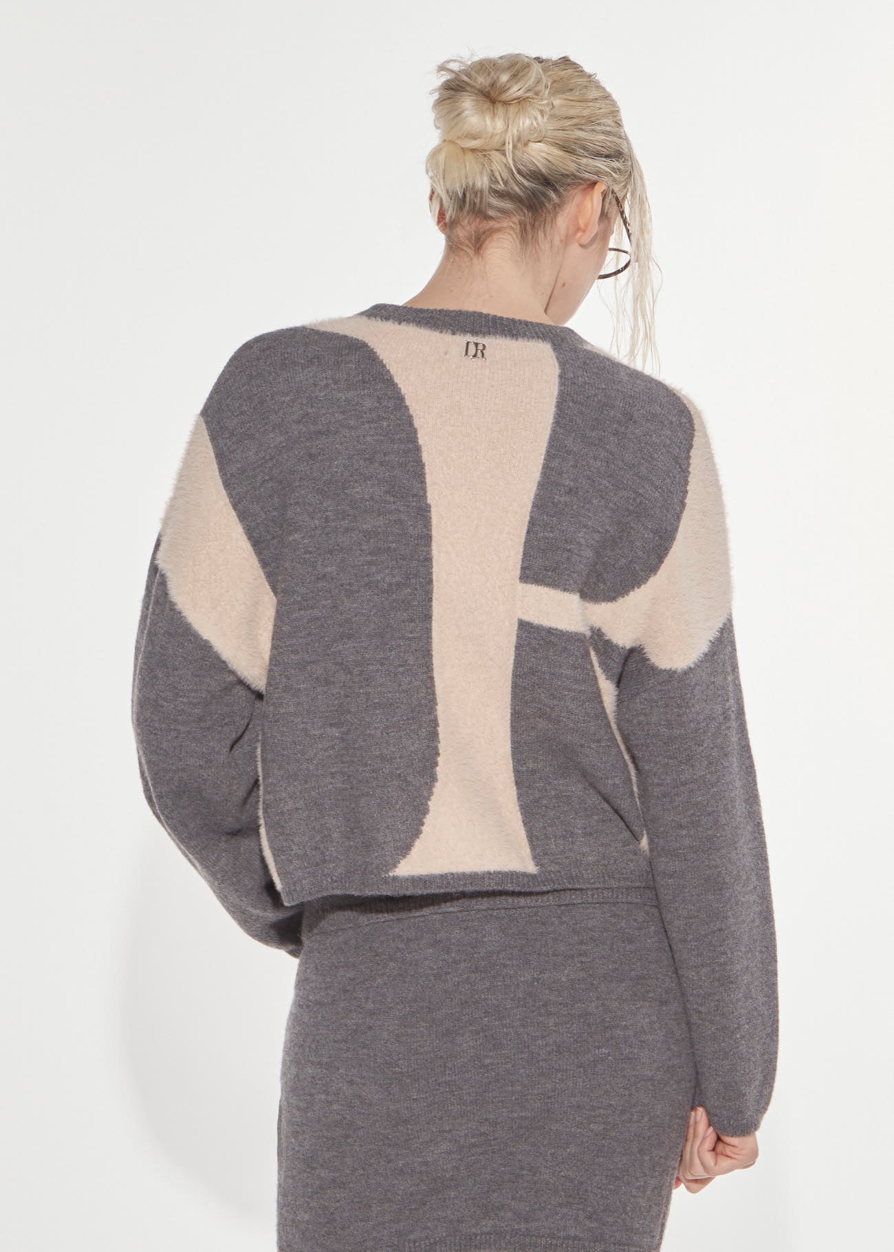 Denny Rose Logo Jacquard Pullover Grey-Beige Cropped