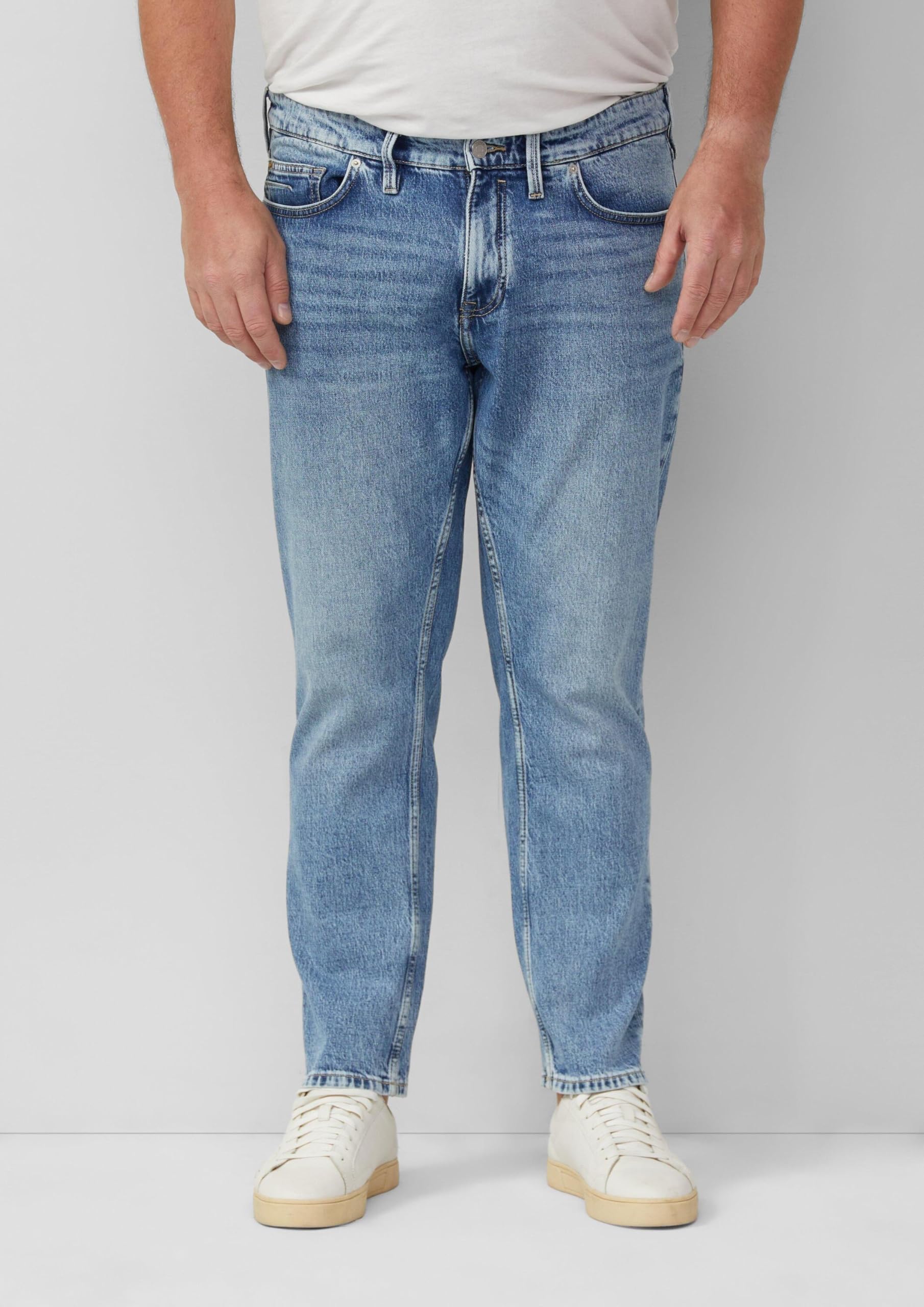 s.Oliver Casby Mid Rise Straight Jeans 42W/32L Regular Fit