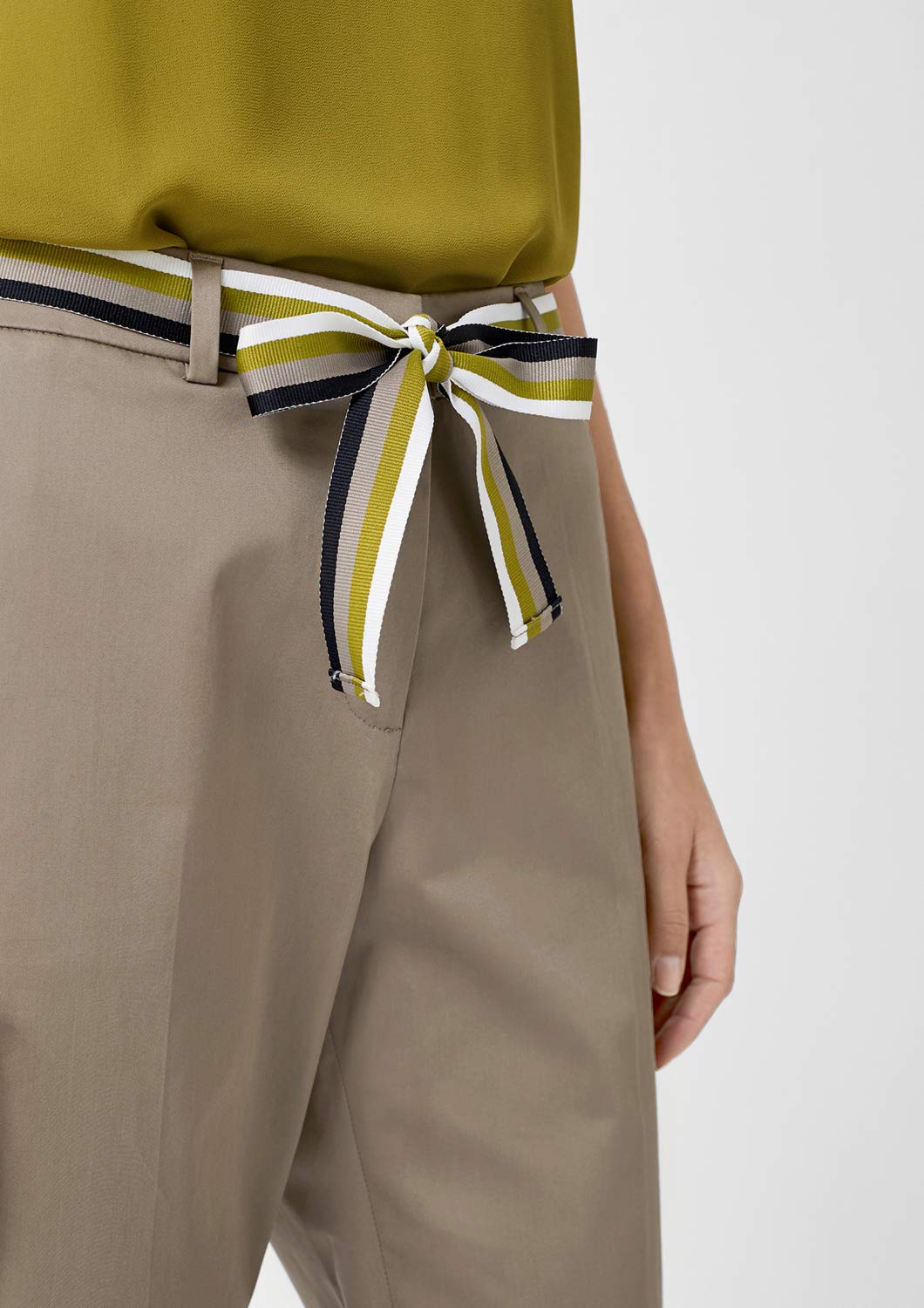 s.Oliver Black Label Rita Comfort Satinhose khaki Gr.42