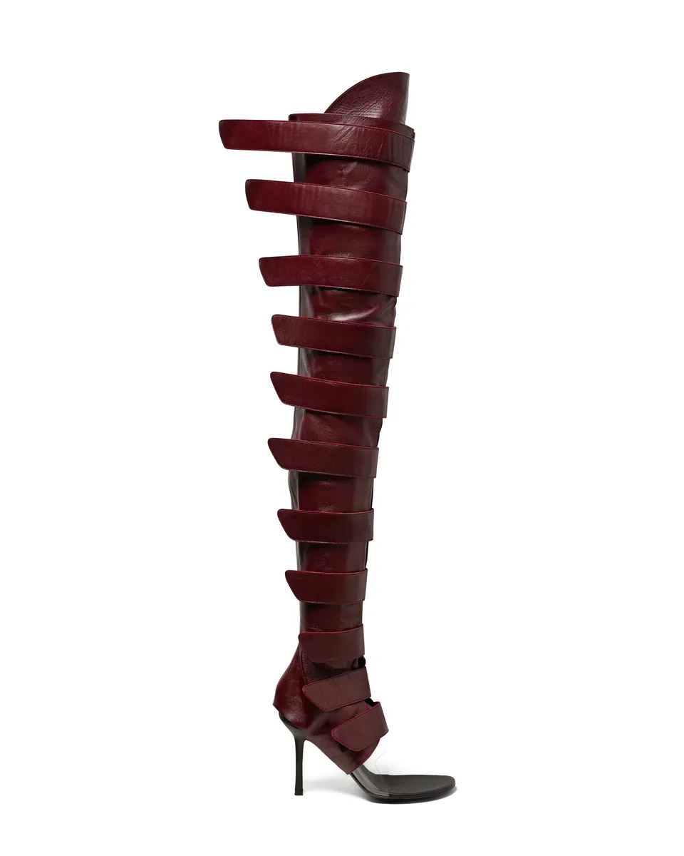 Mowalola Lola Strap High Cover Oxblood Stiefelcover